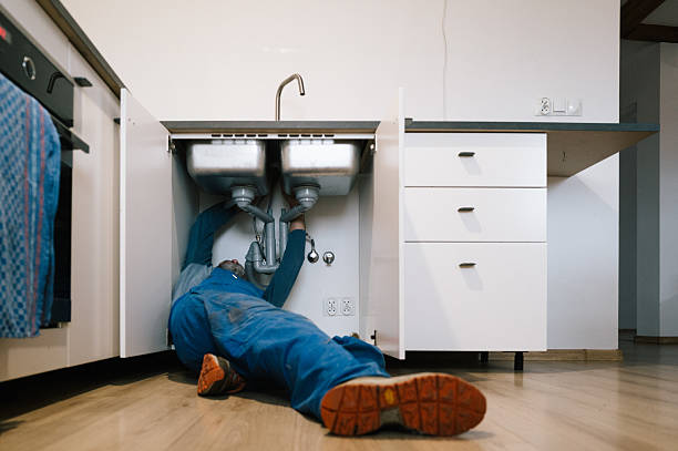 Professional Leak Detection technician working in Roann, IN